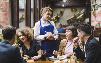 Um Guia de Como Encantar o Cliente do Seu Restaurante